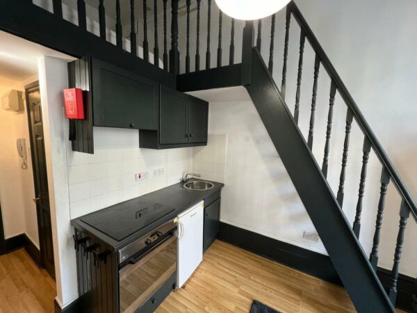 Studio 6@11 St. Stephens Gardens W2 5QU (Council Tax Band B) Self-contained double studio with balcony and Mezzanine Price £1450 - Image 11