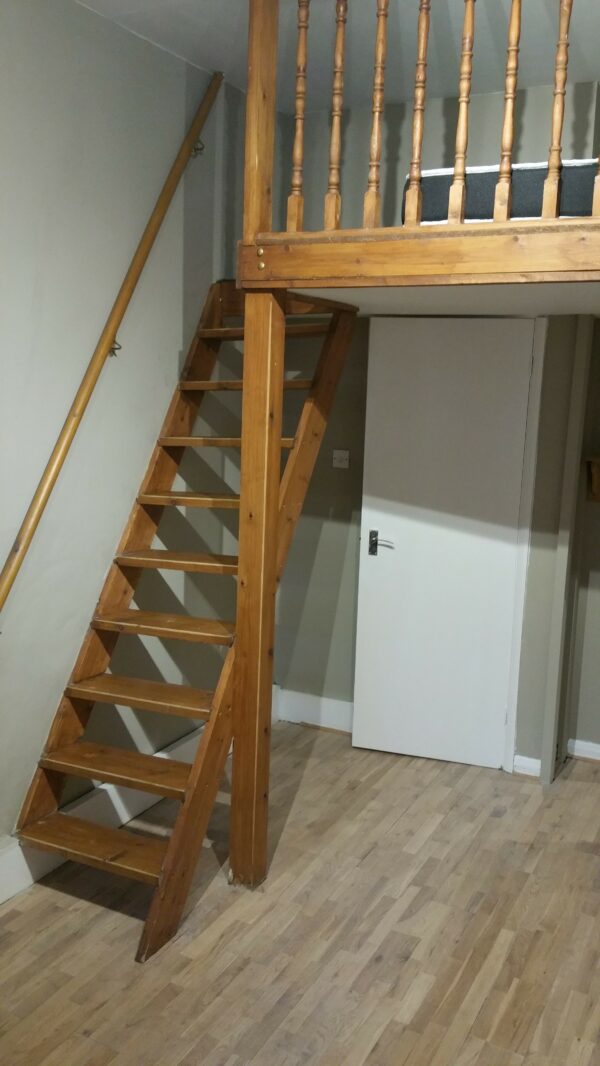 Studio 3@59 Prince’s Square W2 4PX (council tax band A) Single self-contained studio with patio  (£283p/w)  £1230p/m - Image 8