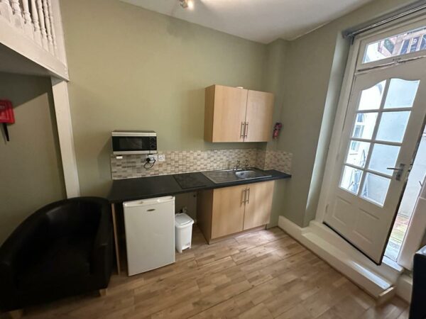 Studio 3@59 Prince’s Square W2 4PX (council tax band A) Single self-contained studio with patio  (£283p/w)  £1230p/m - Image 4