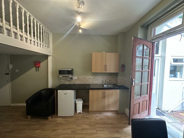 Studio 3@59 Prince’s Square W2 4PX (council tax band A) Single self-contained studio with patio  (£283p/w)  £1230p/m