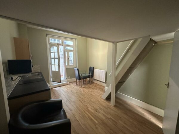Studio 3@59 Prince’s Square W2 4PX (council tax band A) Single self-contained studio with patio  (£283p/w)  £1230p/m - Image 6