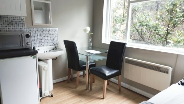 Studio 4@4 Colville Terrace W11 2BE (Council tax band A) Single self-contained studio Price £1180p/m - Image 5