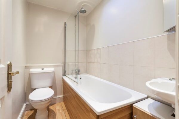Studio 13@4 Colville Terrace W11 2BE (Council tax band A ) 2 bedroom Flat Price £2450p/m - Image 15