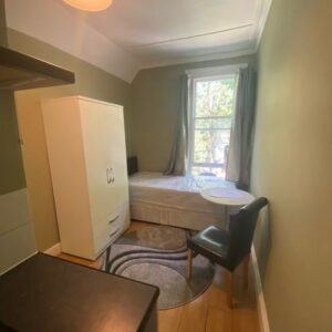 Studio 3 @6 Avenue Gardens W3 8HA Single room shared shower and toilet with 2 housemates  (£136p/w)  £590p/m