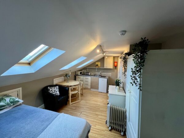 Studio 12A@25 Lena Gardens W6 7PY Single self-contained studio W6 7PY Price £840p/m - Image 7