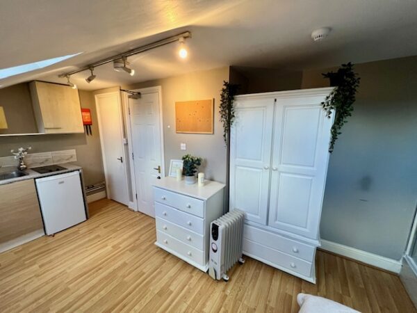 Studio 12A@25 Lena Gardens W6 7PY Single self-contained studio W6 7PY Price £840p/m - Image 8