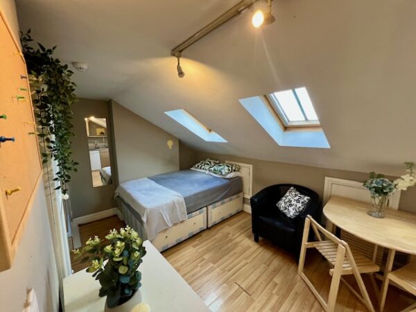 Studio 12A@25 Lena Gardens W6 7PY Single self-contained studio W6 7PY Price £840p/m - Image 11