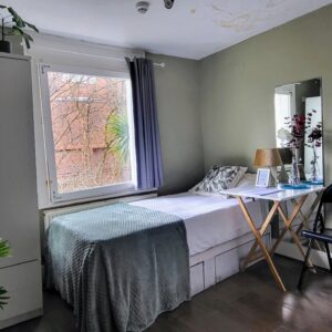 Studio 8@ 25 Lena Gardens W6 7PY Single studio private shower shared toilet Price £650p/m