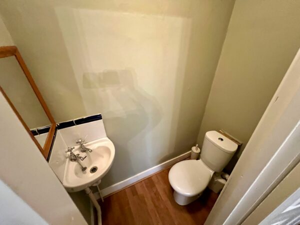 Second Floor Flat Front Bedfroom @49 Elsham Road W14 8HD One bedroom flat £1650p/m - Image 11