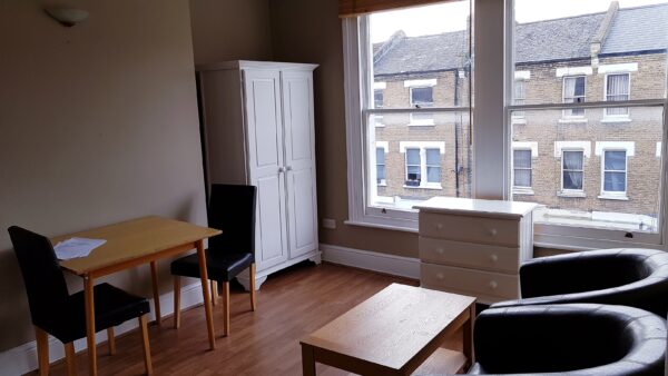 Studio 6@119 Sulgrave Road W6 7QH One bedfroom flat with open plan kitchen Price £1350p/m - Image 3