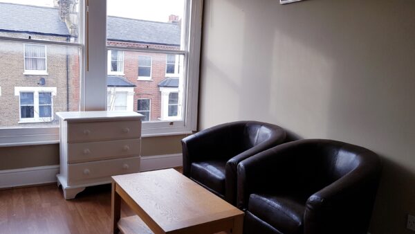 Studio 6@119 Sulgrave Road W6 7QH One bedfroom flat with open plan kitchen Price £1350p/m - Image 4