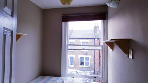 Studio 6@119 Sulgrave Road W6 7QH One bedfroom flat with open plan kitchen Price £1350p/m - Image 6