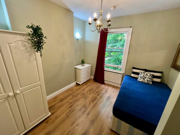 Second Floor Flat Front Bedfroom @49 Elsham Road W14 8HD One bedroom flat £1650p/m - Image 3