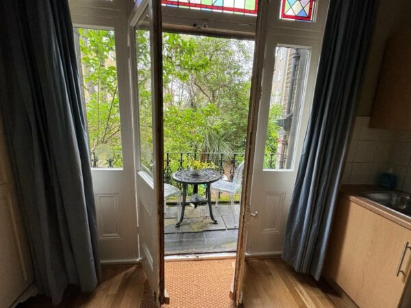 Studio 10 @11 Glazbury Road W14 9AS Double studio private shower share toilet  with mezzanine and balcony Price £1150p/m - Image 5