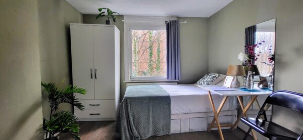 Studio 8@ 25 Lena Gardens W6 7PY Single studio private shower shared toilet Price £650p/m - Image 7