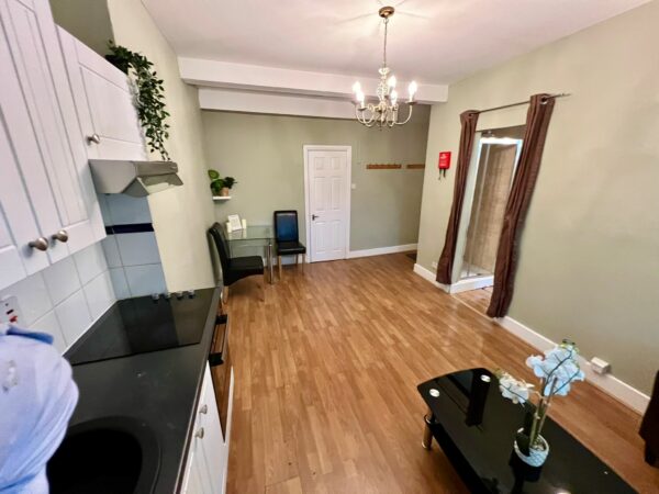 Second Floor Flat Front Bedfroom @49 Elsham Road W14 8HD One bedroom flat £1650p/m - Image 16