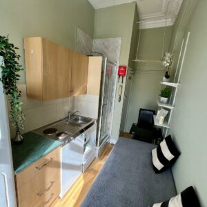 Studio 4 @45 Matheson Road W14 8SN (Council tax band A) Price £670p/m
