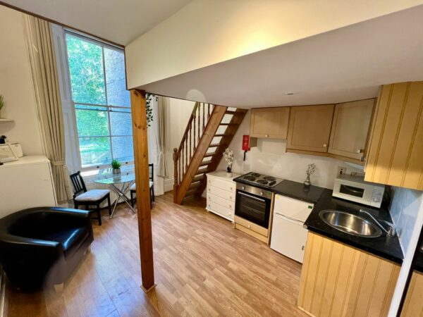 Studio 2@11 St Stephen’s Gardens W2 5QU (council tax band B) Double self-contained studio with mezzanine Price (£352p/w) £1530p/m - Image 3