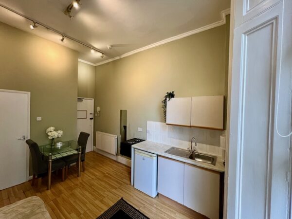 Studio 8@59 Prince’s Square W2 4PX (Council tax band A) Double self-contained studio with balcony Price £1360p/m - Image 7