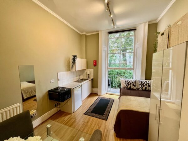 Studio 8@59 Prince’s Square W2 4PX (Council tax band A) Double self-contained studio with balcony Price £1360p/m - Image 9