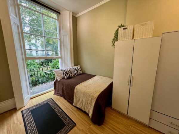 Studio 8@59 Prince’s Square W2 4PX (Council tax band A) Double self-contained studio with balcony Price £1360p/m - Image 10