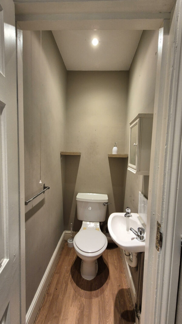 Studio 6@119 Sulgrave Road W6 7QH One bedfroom flat with open plan kitchen Price £1350p/m - Image 9