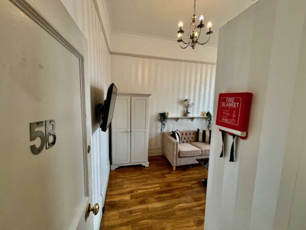 Flat 5@35 Matheson Road W14 8SN (meeting at 45 Matheson Road) One bedroom flat (2 showers +shared toilet)	 £1400pm - Image 23
