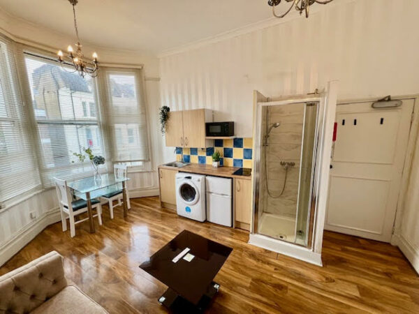 Flat 5@35 Matheson Road W14 8SN (meeting at 45 Matheson Road) One bedroom flat (2 showers +shared toilet)	 £1400pm