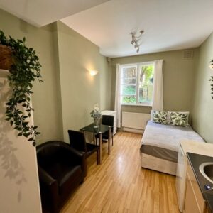 Studio18@11 St Stephen’s Gardens W2 5QU(council tax band B)Price £265p/w, £1150p/m