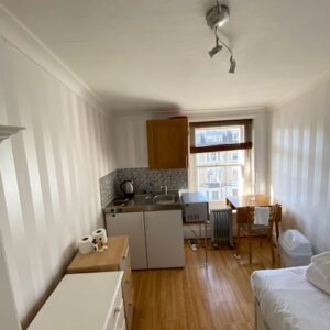 Studio 9@146 Holland Road W14 8BE Single studio shared shower and toilet Price:£162p/w, £700p/m