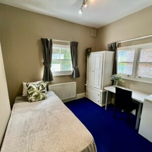 Ground floor rear single @13 St. Stephen’s Gardens W2 5QU (Single ensuite studio with dedicated bathroom and shared kitchen access to garden) £254p/w £1100p/m