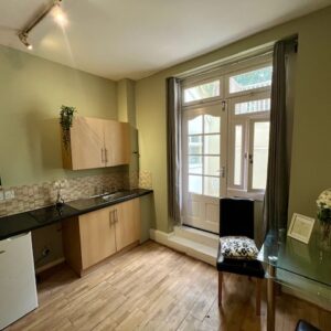 Studio 3@59 Prince’s Square W2 4PX (council tax band A) Double self-contained studio Price  £1300p/m